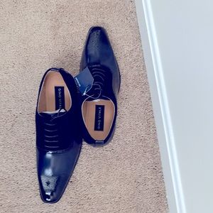 New men’s dress shoe
